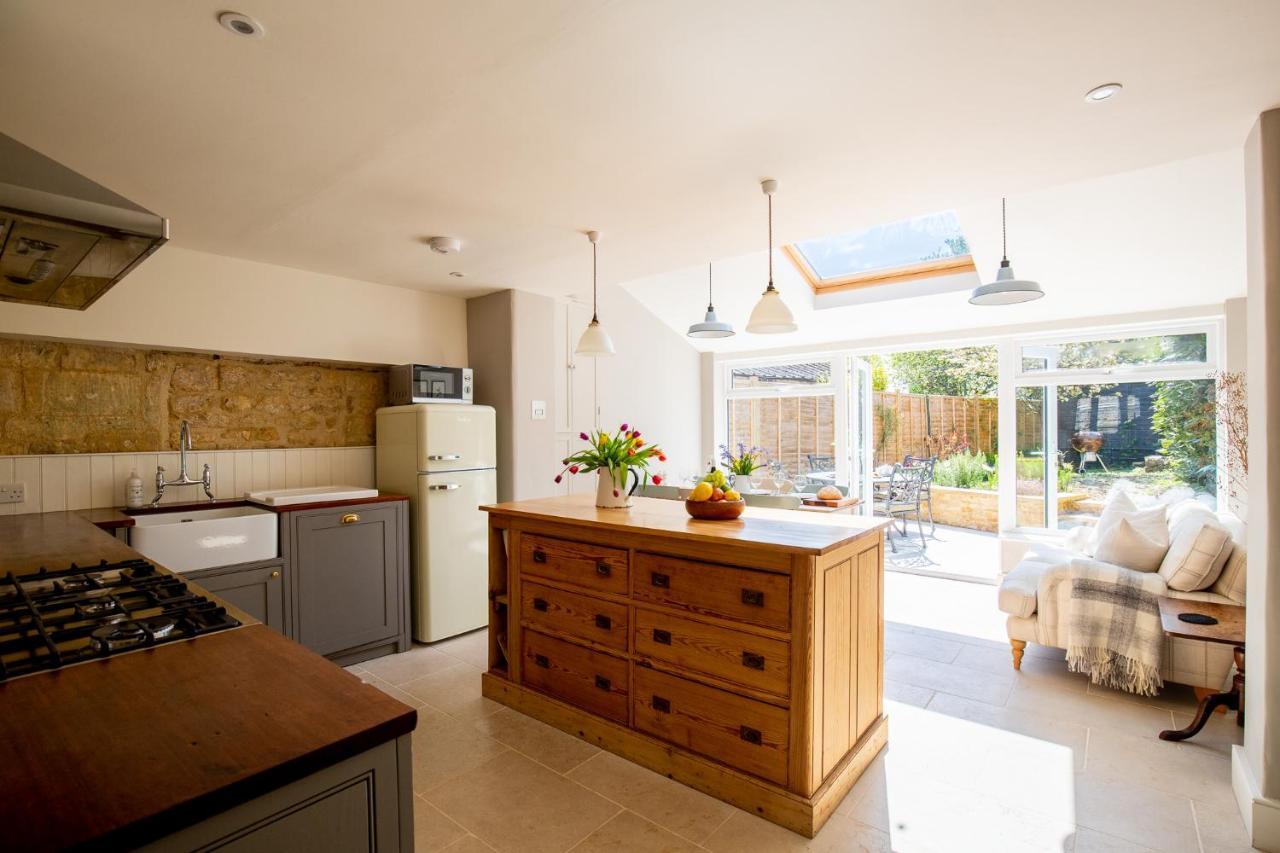 Gleneda Cottage - A Renovated, Traditional Cotswold Cottage Full Of Charm With Fireplace And Garden Bourton on the Hill Экстерьер фото