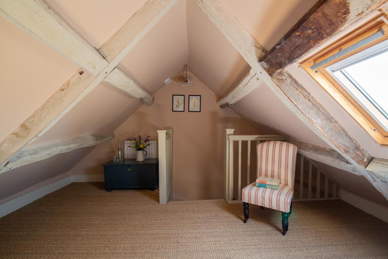 Gleneda Cottage - A Renovated, Traditional Cotswold Cottage Full Of Charm With Fireplace And Garden Bourton on the Hill Экстерьер фото